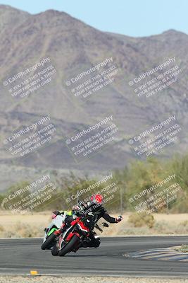 media/Oct-30-2025-Racers Edge (Thu) [[dabbdaf680]]/3-B Group/Session 5 (Turn 6)/